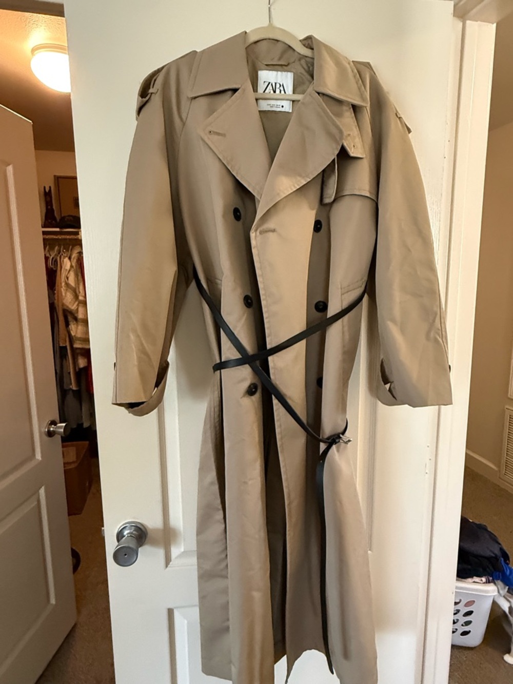 Zara Men’s Beige Double-Breasted Trench Coat with Black Belt